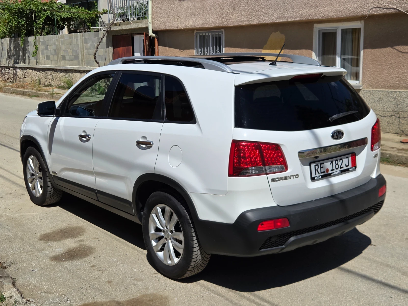 Kia Sorento 2.2 AWD, снимка 7 - Автомобили и джипове - 55901598