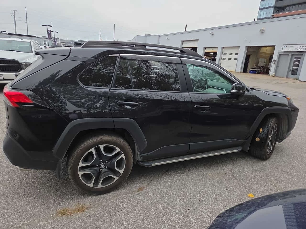 Toyota Rav4  Trail / CARFAX / ЦЕНА ДО БЪЛГАРИЯ, снимка 4 - Автомобили и джипове - 56324735