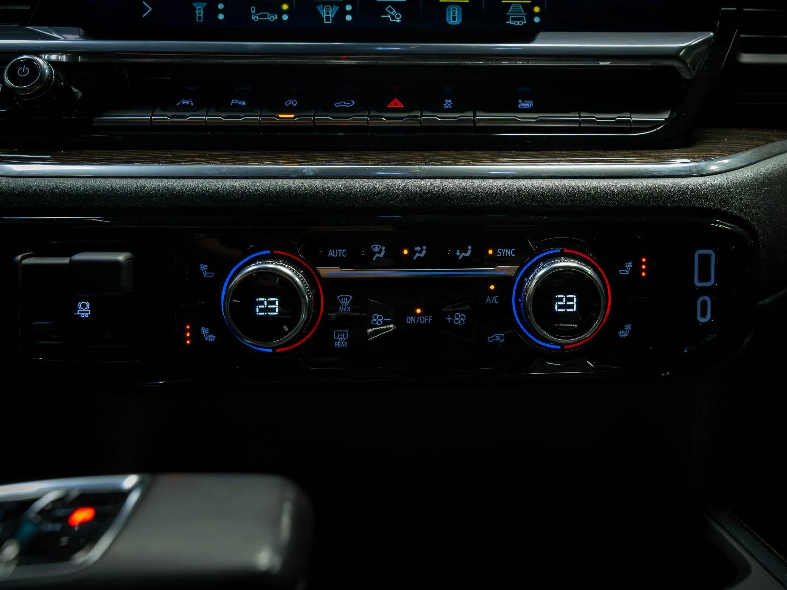 Gmc Sierra ELEVATION* 360CAM* KEYLESS START* ПОДГРЕВ* , снимка 14 - Автомобили и джипове - 56357672