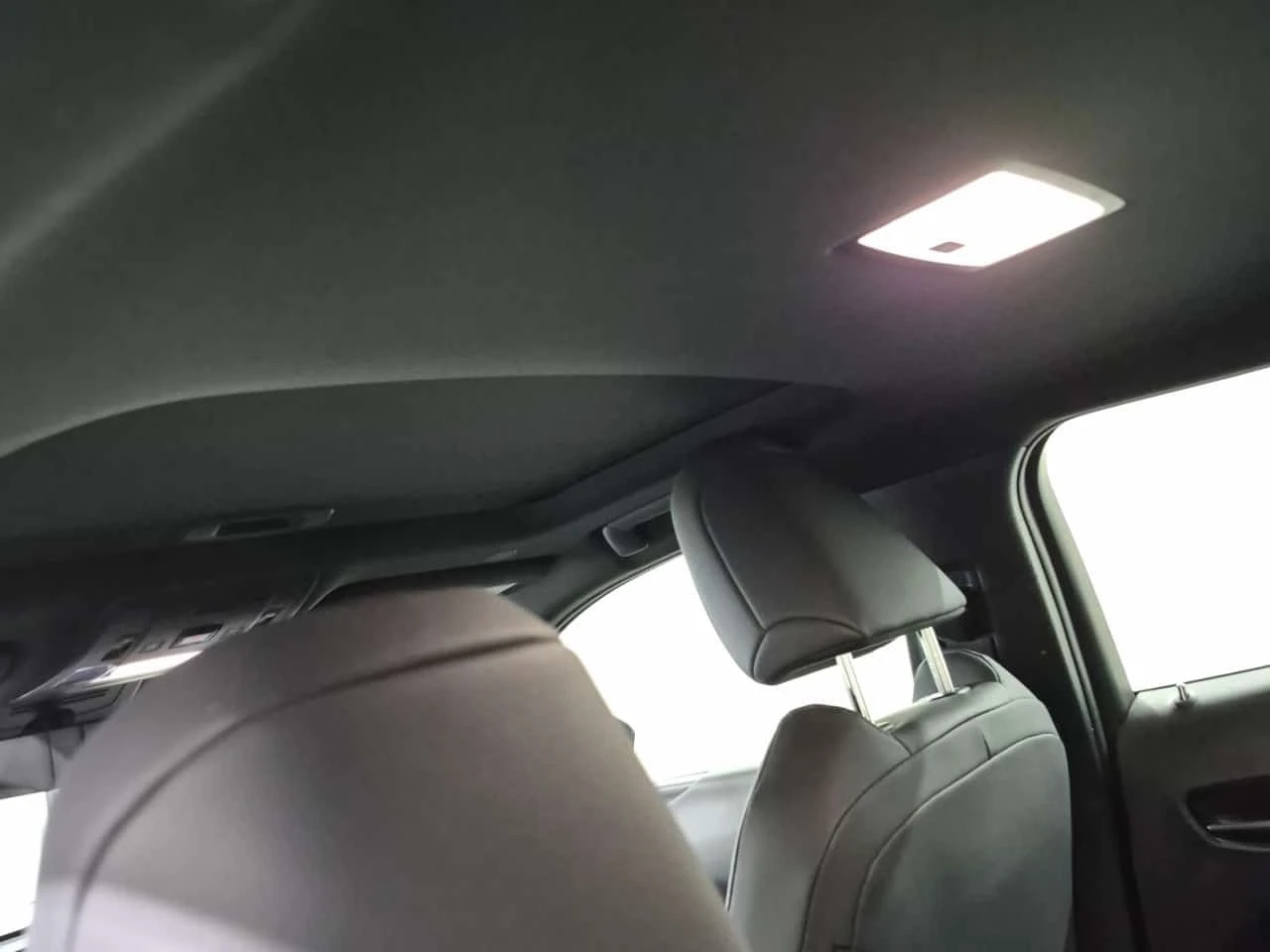 Lexus UX 300h  2.0 Hybrid CARFAX / ��������� / ���������� | Mobile.bg � ����������� 13