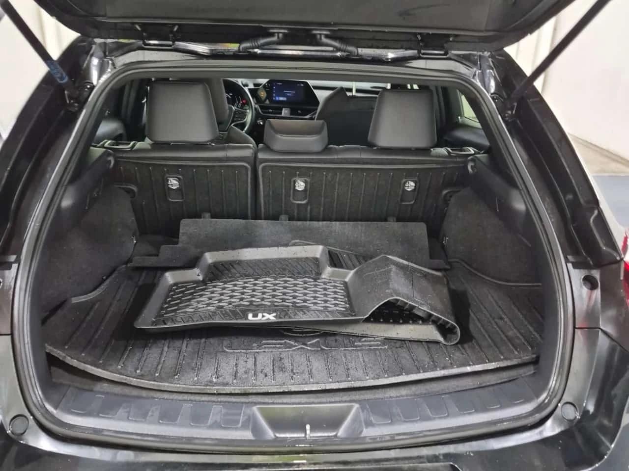 Lexus UX 300h  2.0 Hybrid CARFAX / ��������� / ���������� | Mobile.bg � ����������� 14