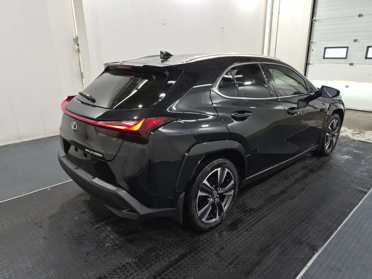 Lexus UX 300h  2.0 Hybrid CARFAX / ��������� / ���������� | Mobile.bg � ����������� 3