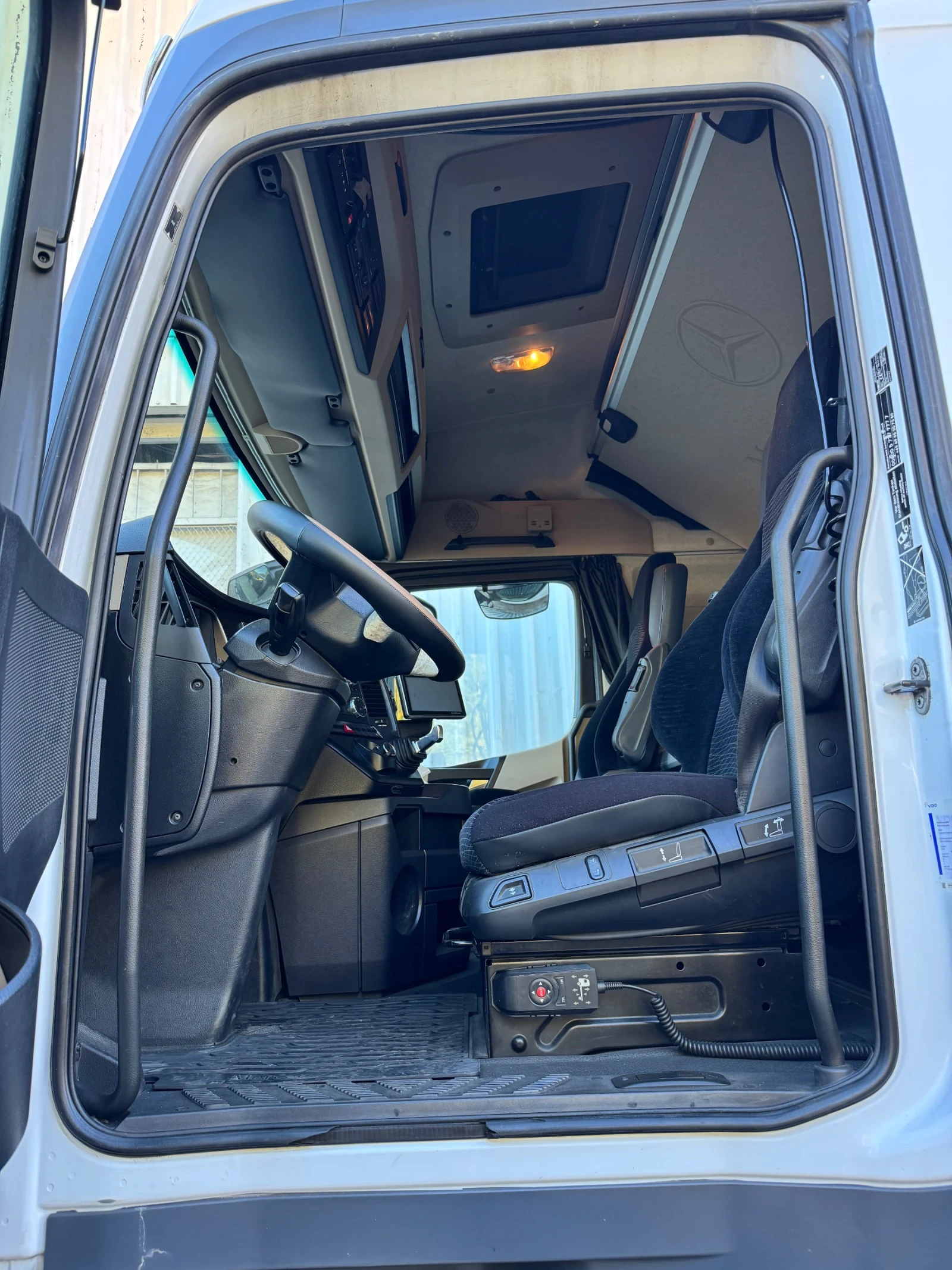 Mercedes-Benz Actros 1842 EU6, снимка 6 - Камиони - 56362824
