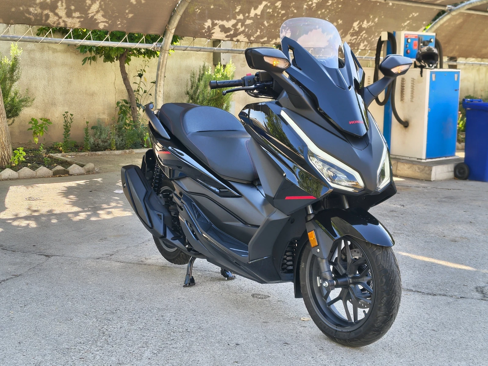 Honda Forza 350 Special Edition , снимка 3 - Мотоциклети и мототехника - 55804081