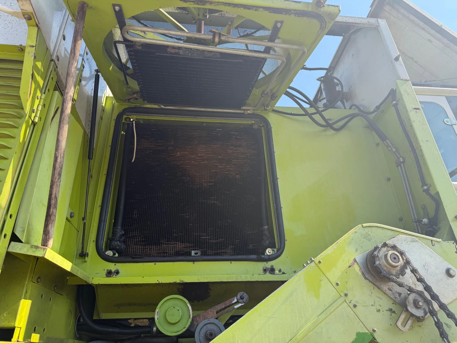 Комбайн Claas Mega 204, снимка 6 - Селскостопанска техника - 55824348