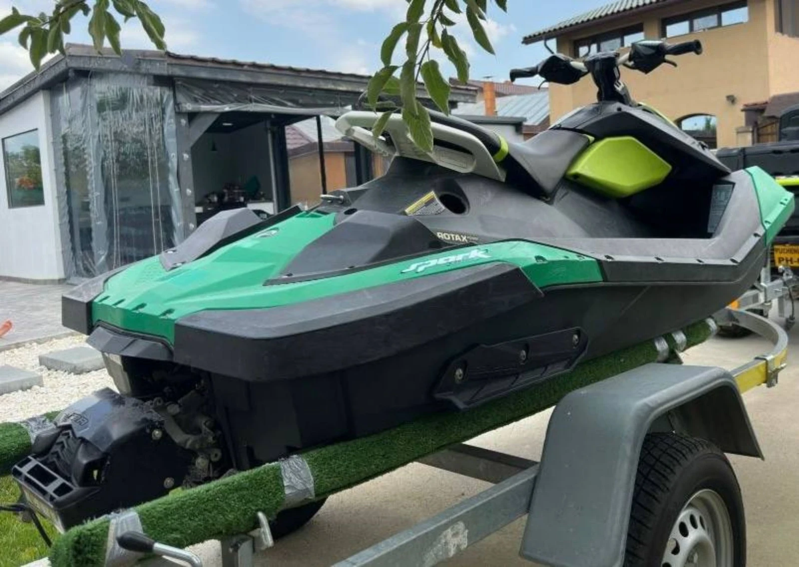 Джет Bombardier Sea Doo Spark Trixx, снимка 4 - Воден транспорт - 55483132