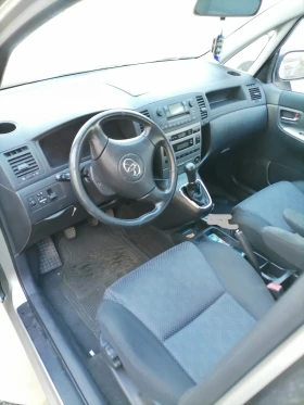 Toyota Corolla verso, снимка 8