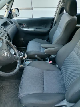 Toyota Corolla verso, снимка 10