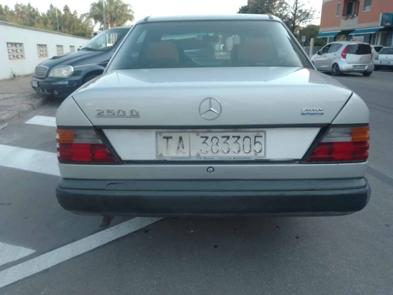 Mercedes-Benz 124 2, 0бензин, снимка 12 - Автомобили и джипове - 45839725