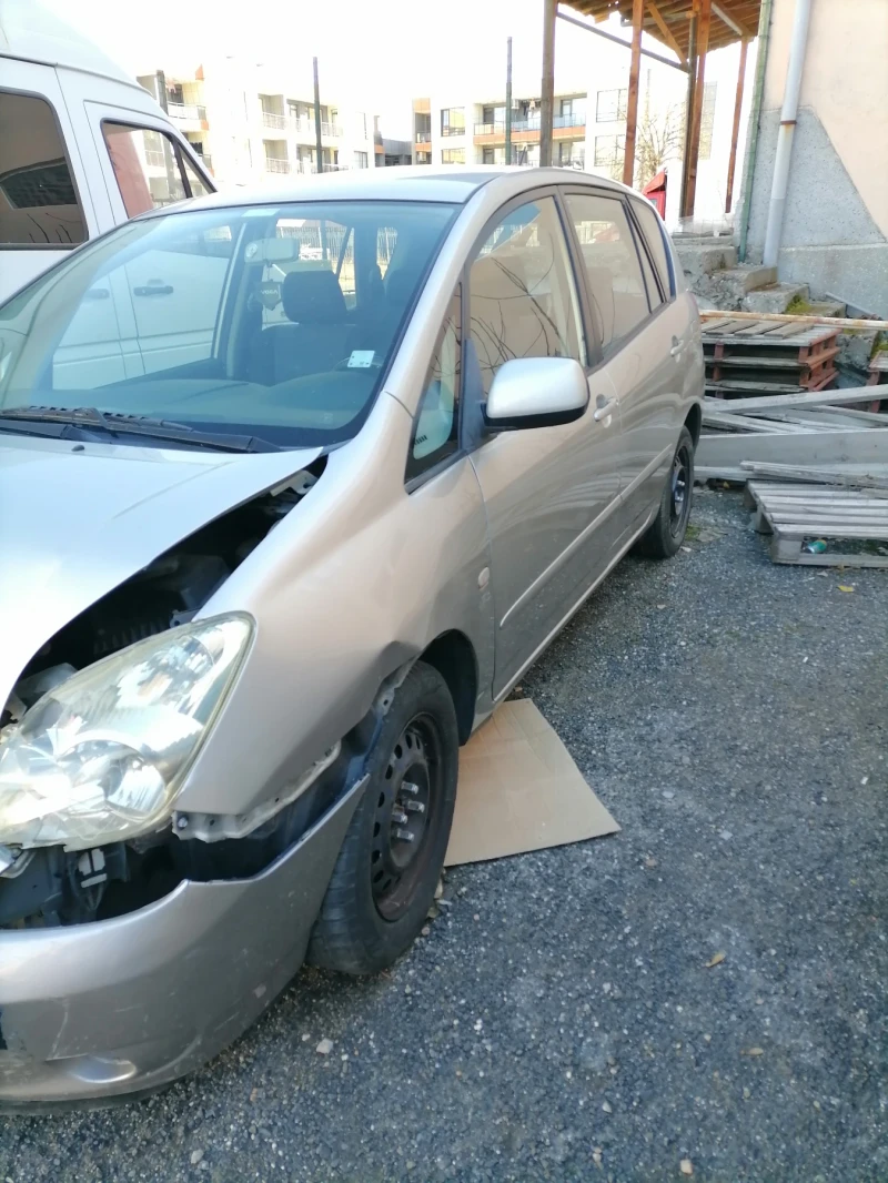 Toyota Corolla verso, снимка 3 - Автомобили и джипове - 48087330