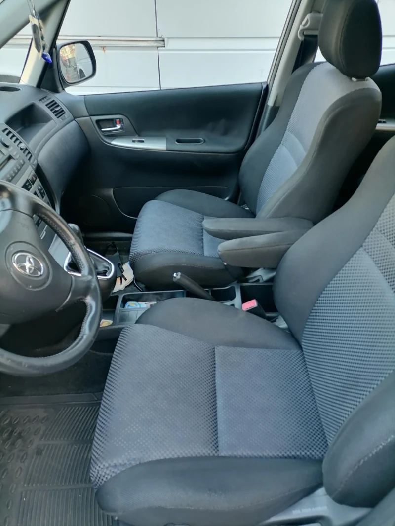 Toyota Corolla verso, снимка 10 - Автомобили и джипове - 48087330