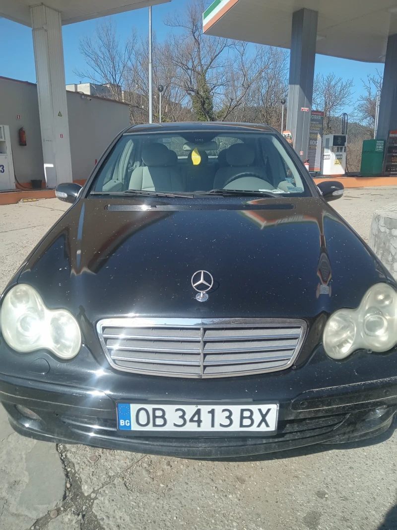 Mercedes-Benz C 200 Фейслифт, снимка 4 - Автомобили и джипове - 49355717