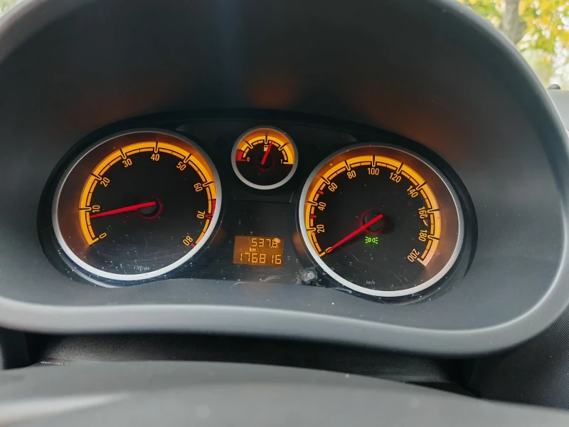 Opel Corsa D верига, снимка 11 - Автомобили и джипове - 52307769