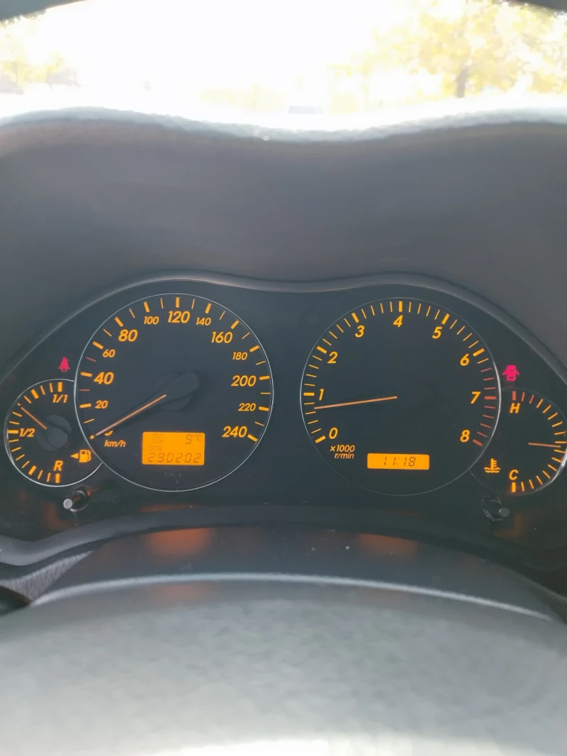 Toyota Avensis, снимка 6 - Автомобили и джипове - 52503037