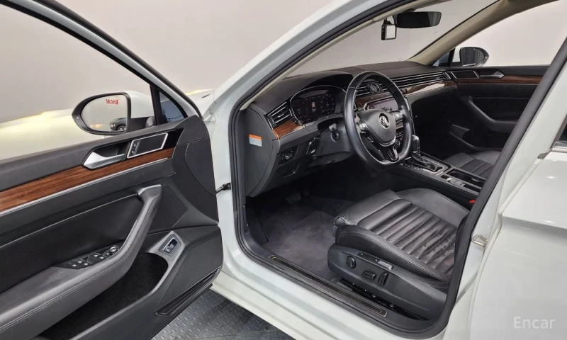VW Passat, снимка 10 - Автомобили и джипове - 52725173