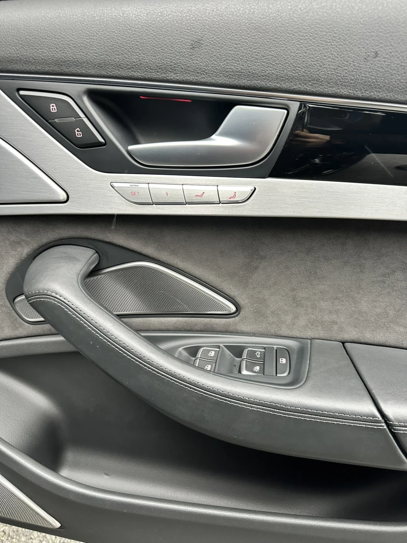 Audi A8 4.2 TDI Limousine 4 Seats individual B&O , снимка 14 - Автомобили и джипове - 53154382