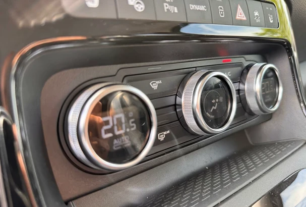 Mercedes-Benz T-класа EQT 200 = Premium = Гаранция - изображение 8