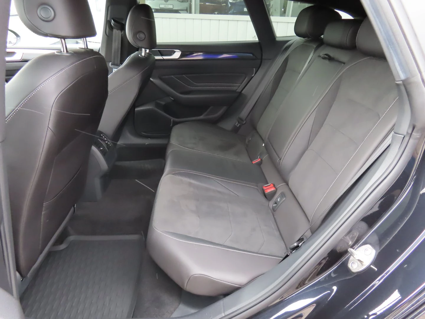 VW Arteon R-Line 2.0 TDI SCR 4MOTION DSG - изображение 10