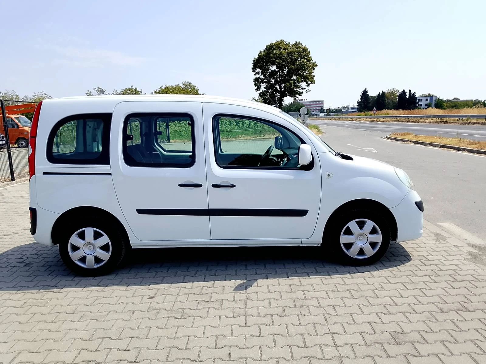 Renault Kangoo 1.5D Tom Tom - изображение 3