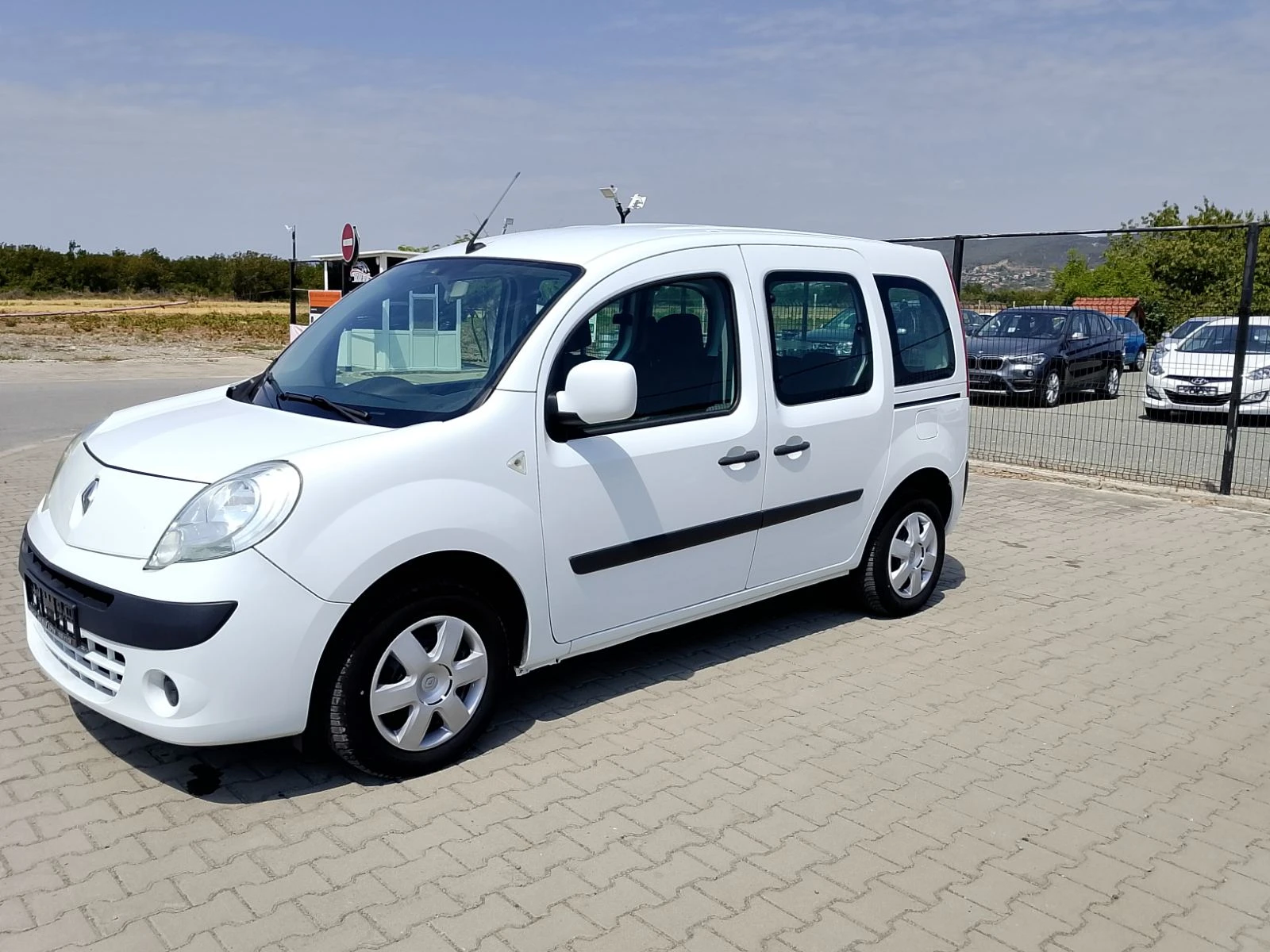 Renault Kangoo 1.5D Tom Tom - изображение 2