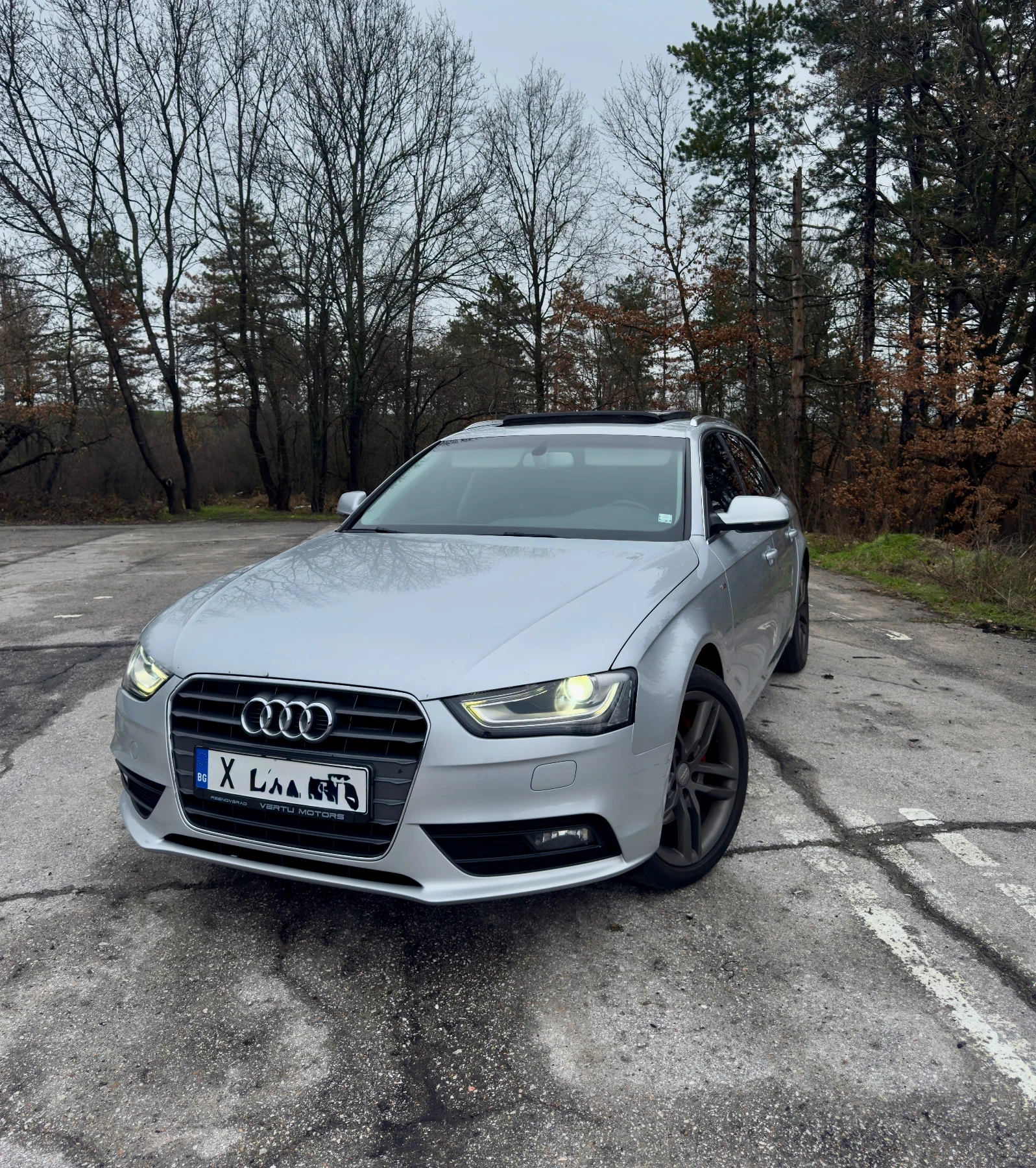 Audi A4 S Line/ Face Lift/  8 Скорости /PANO/NAV/ 