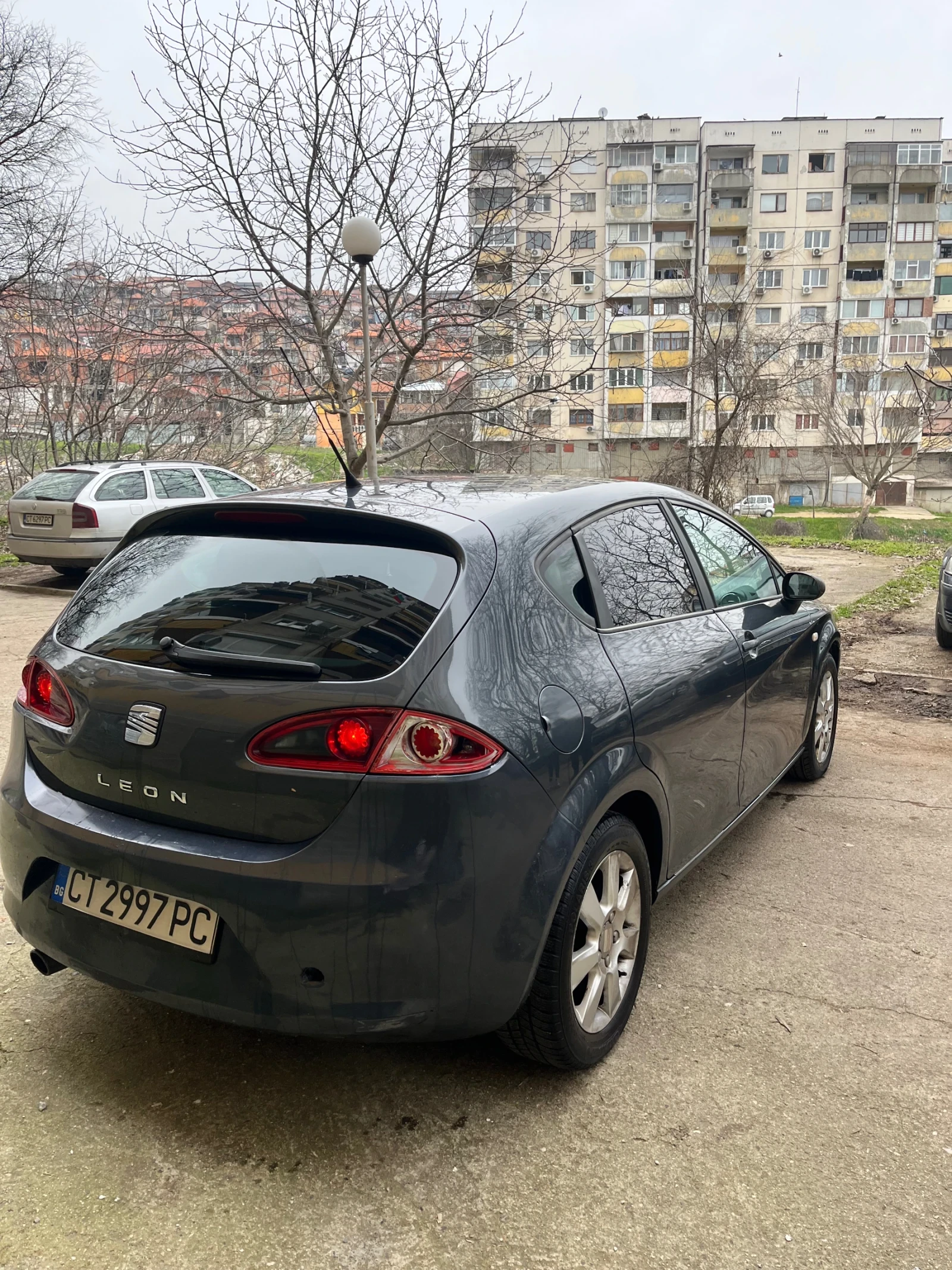 Seat Leon, снимка 4 - Автомобили и джипове - 53855178