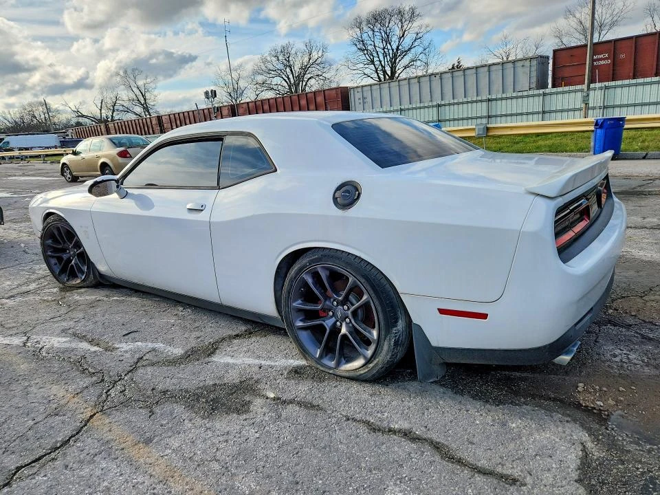 Dodge Challenger 5.7L R/T, снимка 2 - Автомобили и джипове - 54023246