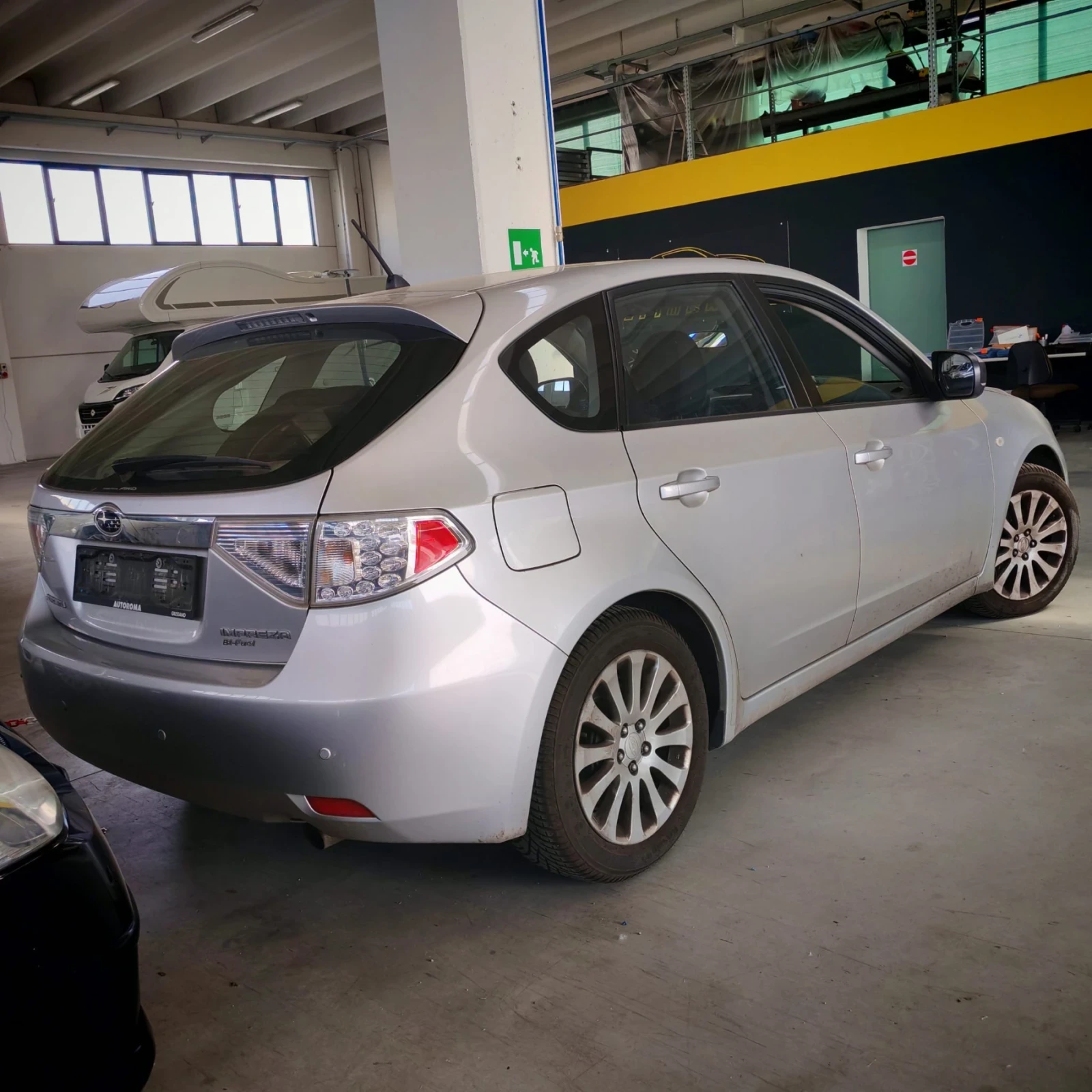 Subaru Impreza 2011 Фабрична газ 1.5 BOXER, снимка 3 - Автомобили и джипове - 54370917