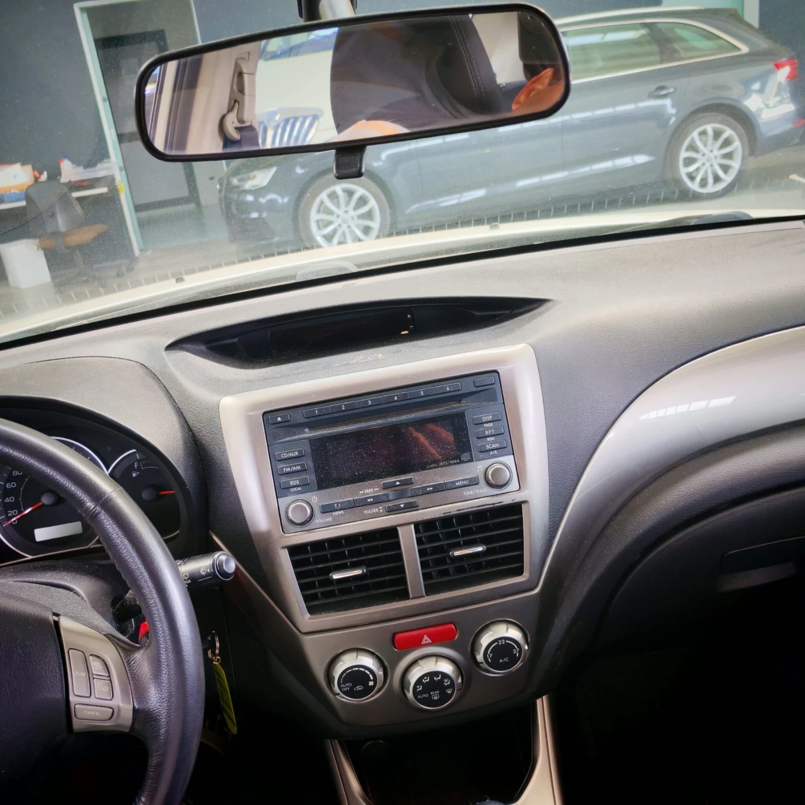 Subaru Impreza 2011 Фабрична газ 1.5 BOXER, снимка 6 - Автомобили и джипове - 54370917