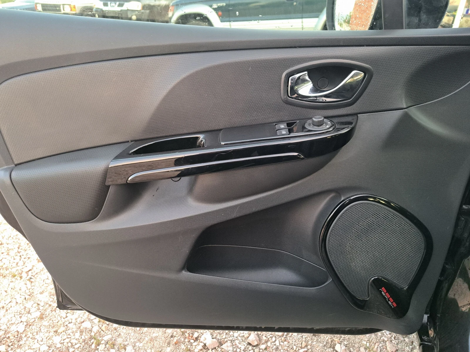 Renault Clio Нави, снимка 11 - Автомобили и джипове - 54558792