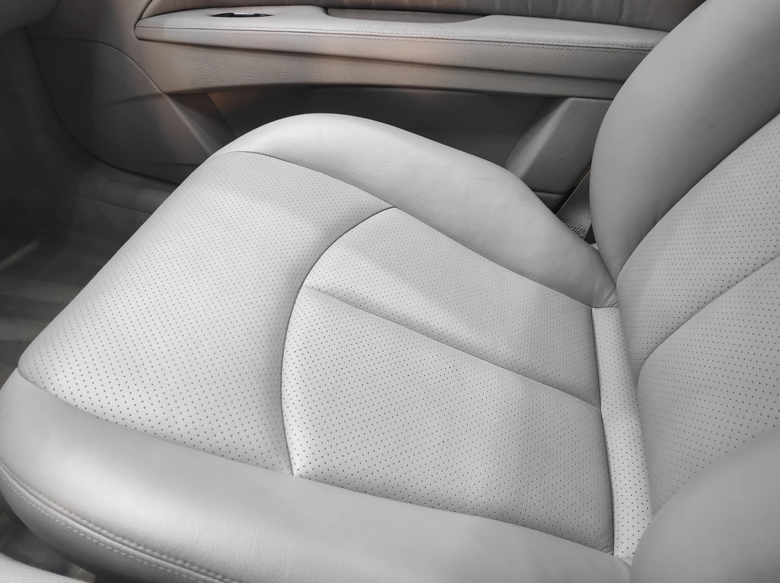 Mercedes-Benz E 500, снимка 16 - Автомобили и джипове - 55049406