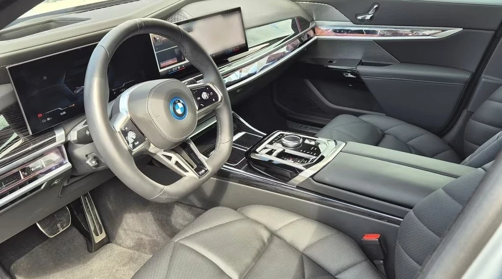 BMW i7 eDrive 50/M Sport/TV/PANO/B&W/360 /HEAD UP | Mobile.bg � ����������� 7