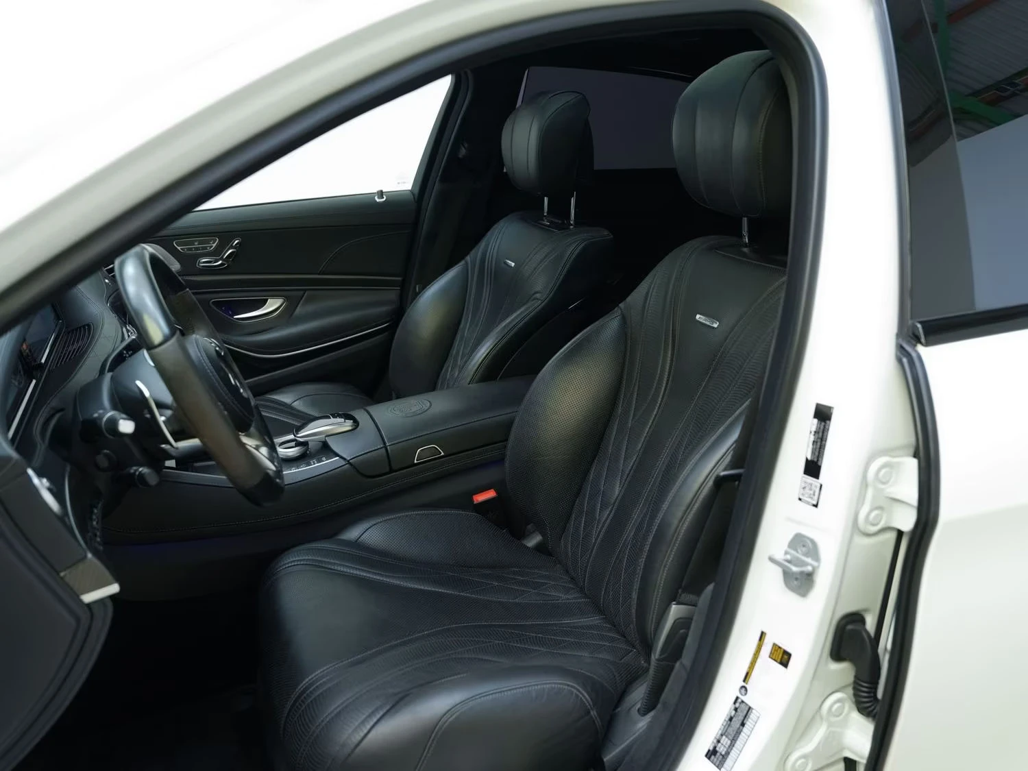 Mercedes-Benz S 63 AMG 4MATIC/585HP/L/NIGHT/PANO/360/BURM/MEMO/HUD/551q, снимка 5 - Автомобили и джипове - 55478198