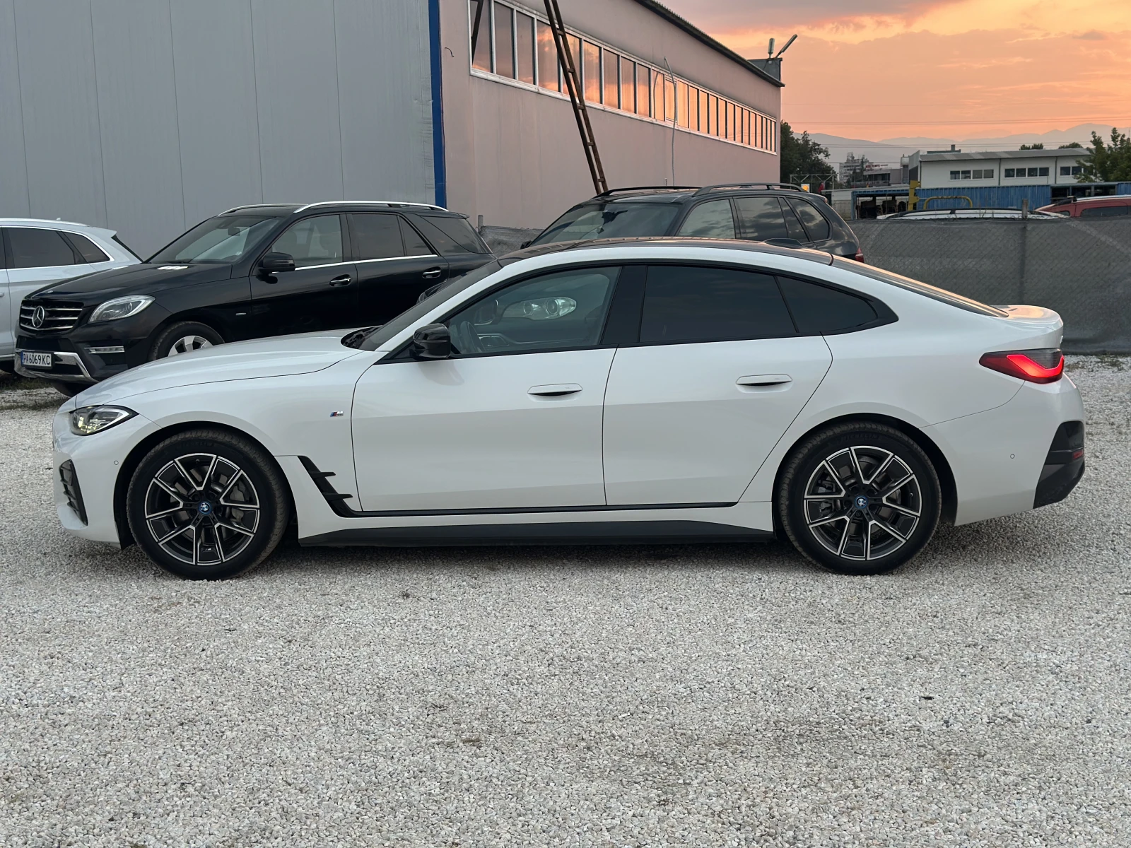 BMW i4 eDrive40 | M PACK | 80kWh | Mobile.bg � ����������� 3