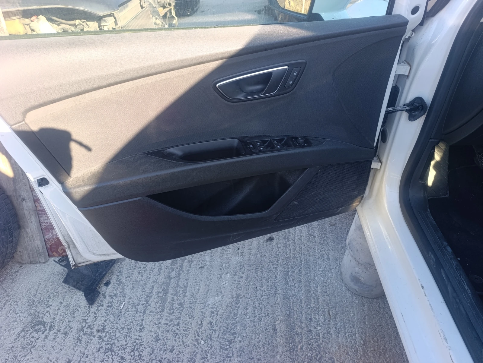 Seat Leon 2.0TDI, снимка 8 - Автомобили и джипове - 56014126