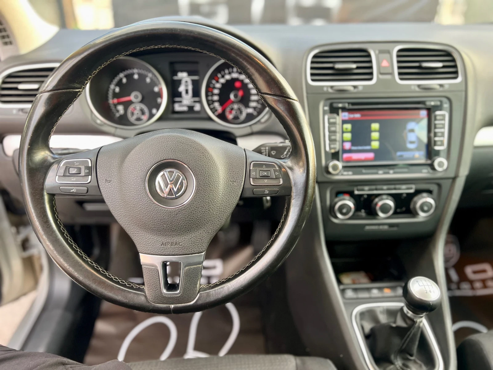 VW Golf 1.2TSI* 6-скорости* Навигация* , снимка 8 - Автомобили и джипове - 56127188