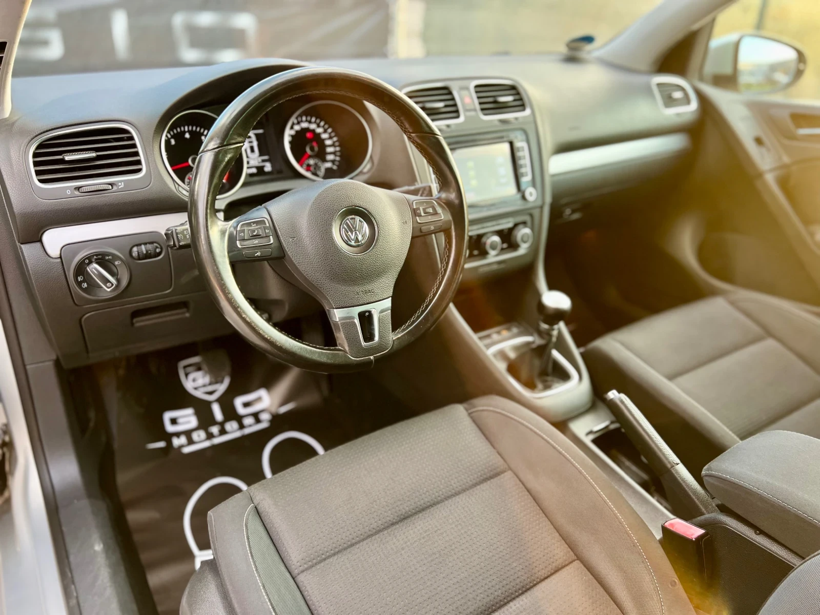 VW Golf 1.2TSI* 6-скорости* Навигация* , снимка 9 - Автомобили и джипове - 56127188