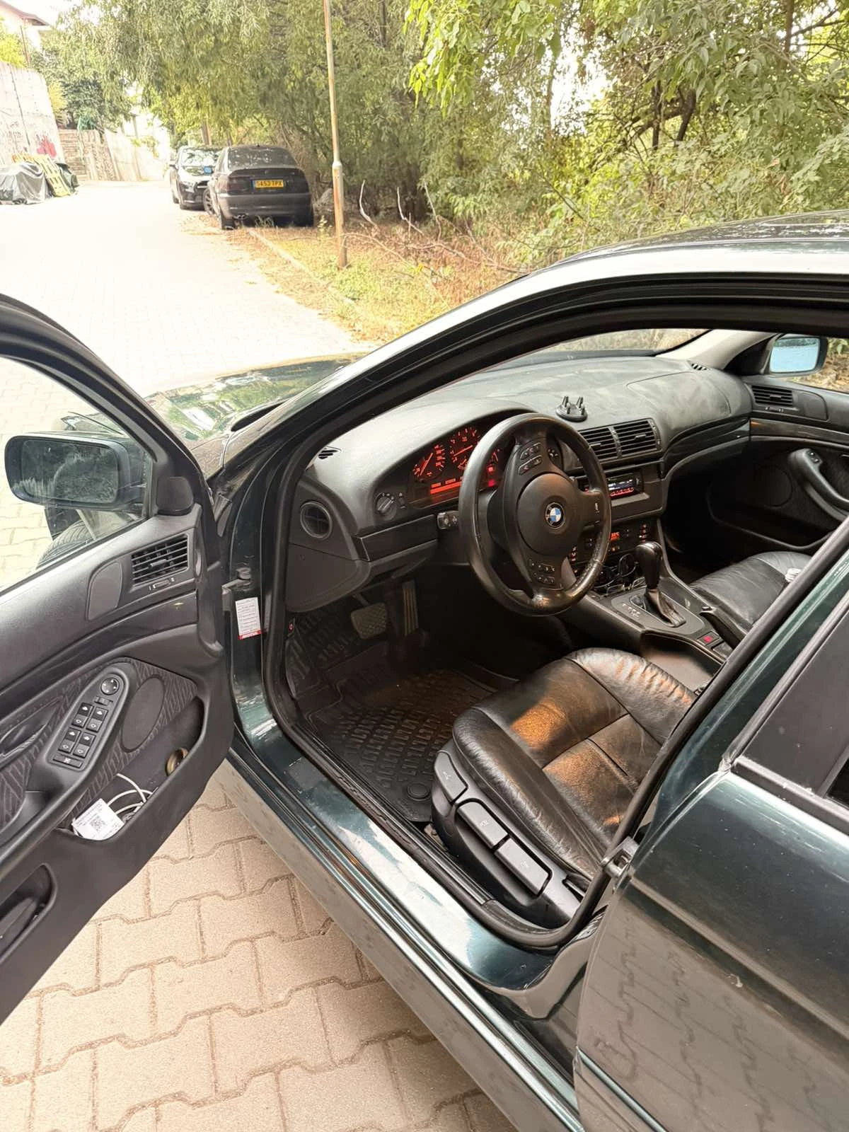 BMW 520 Е39 Тоuring, снимка 10 - Автомобили и джипове - 56185129