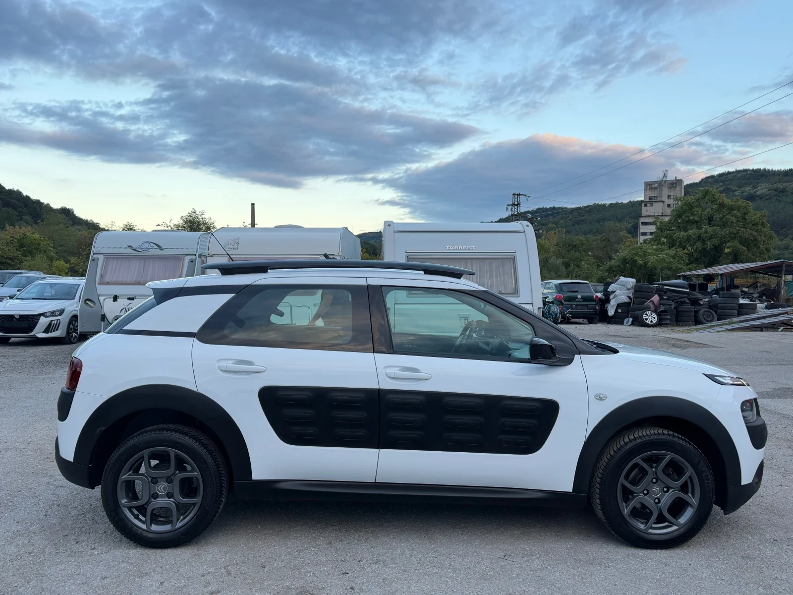 Citroen C4 Cactus 1.6HDI 126 400KM/КАМЕРА/ЛЕТИ ДЖ./KLIMATR, снимка 2 - Автомобили и джипове - 56226700