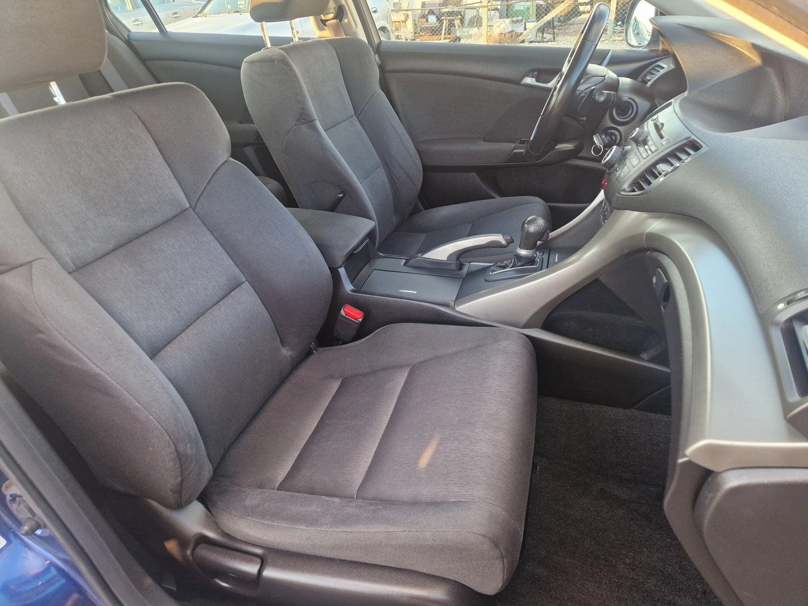 Honda Accord 2.0I-VTEC/Automatic/Elegance, снимка 14 - Автомобили и джипове - 56468302