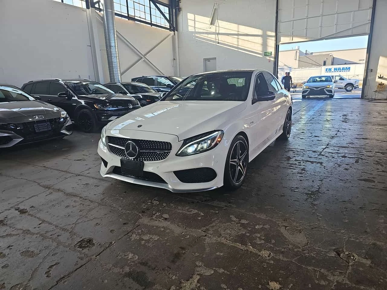 Mercedes-Benz C 43 AMG * АВТОКРЕДИТ * ГЛАВНО ПРЕДСТАВИТЕЛСТВО