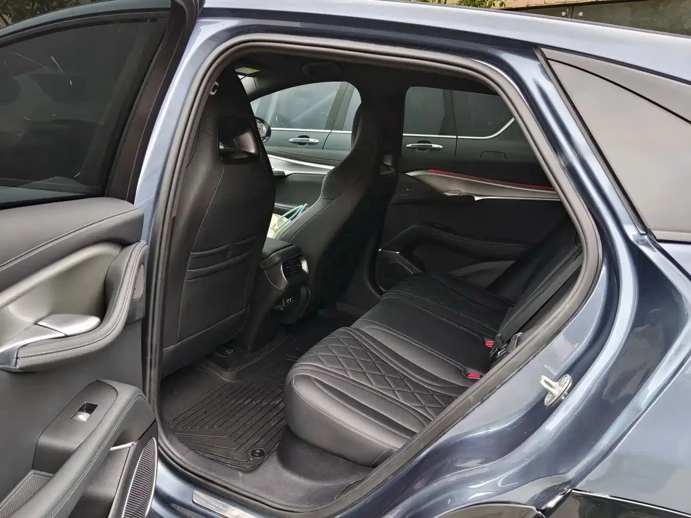 BYD Sealion 7, снимка 10 - Автомобили и джипове - 56685996