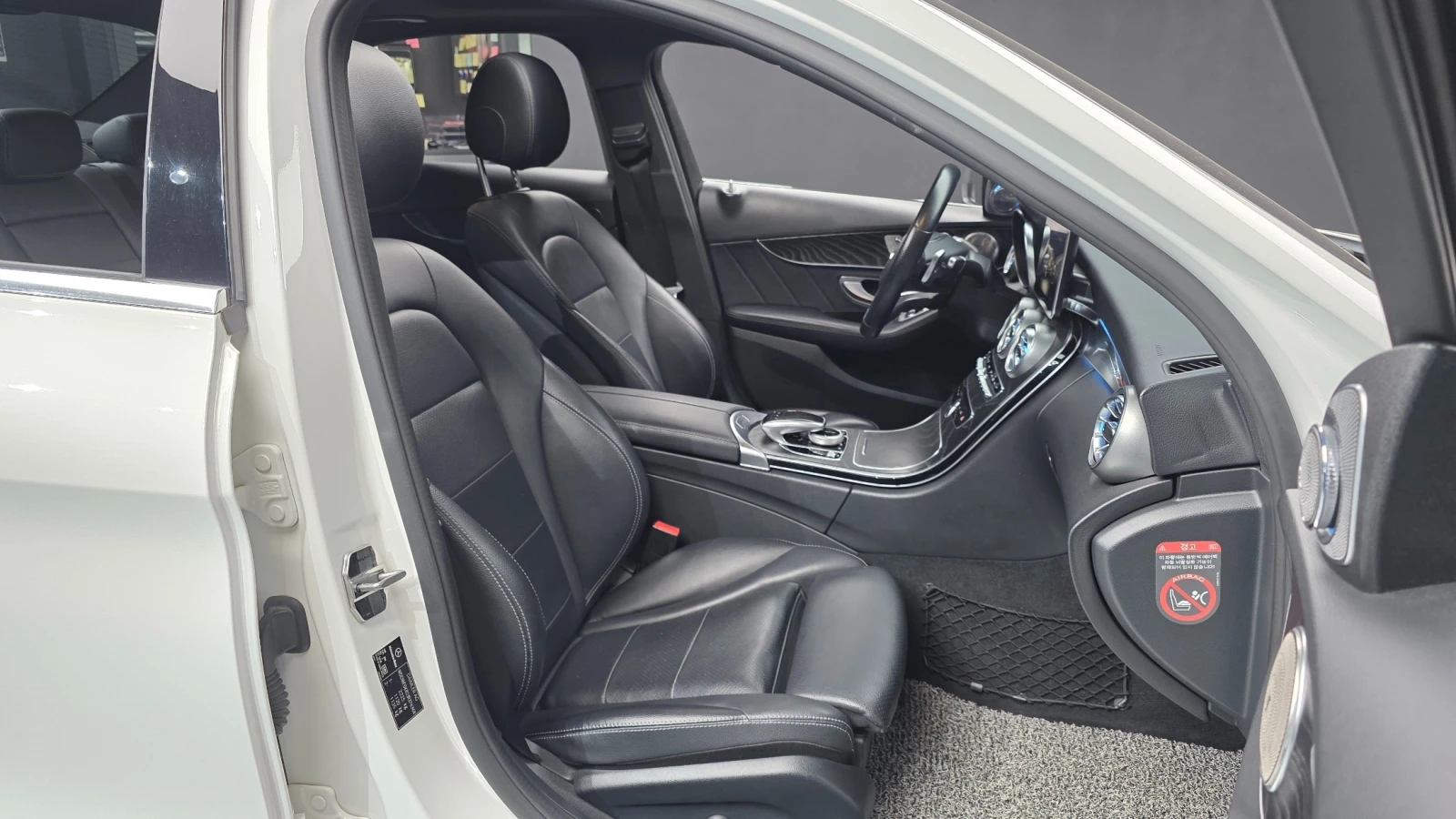 Mercedes-Benz C 250 d 4MATIC, снимка 9 - Автомобили и джипове - 56705832