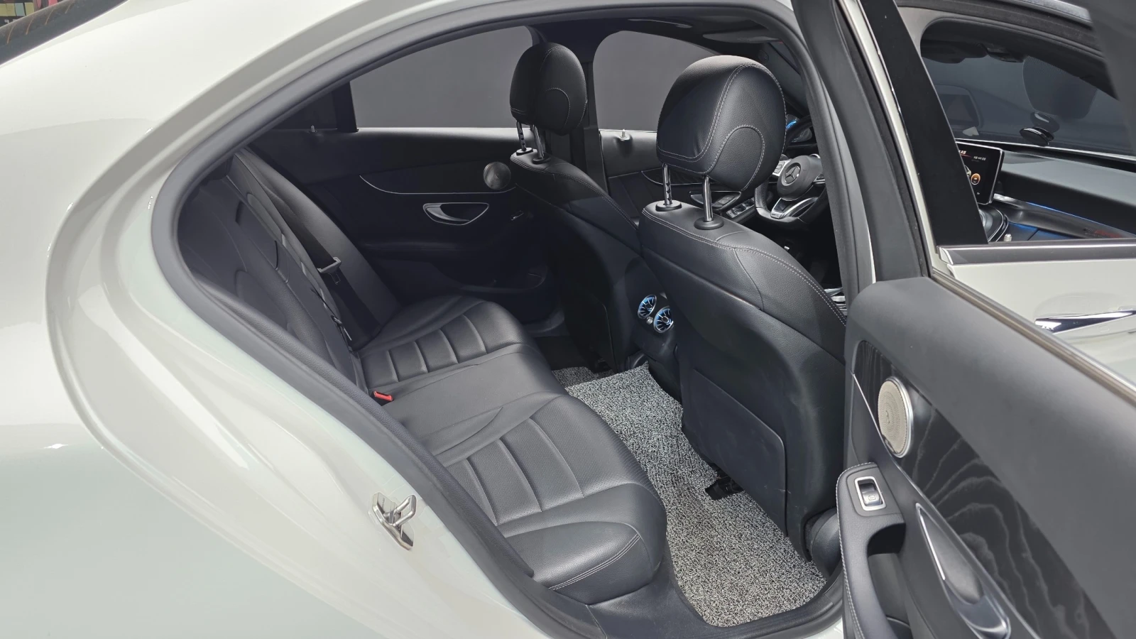 Mercedes-Benz C 250 d 4MATIC, снимка 10 - Автомобили и джипове - 56705832