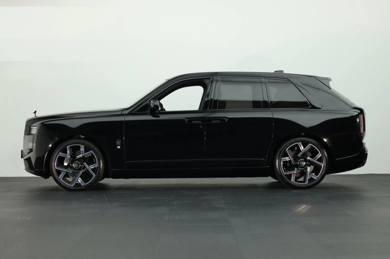 Rolls-Royce Cullinan Black Badge Full/SeriesII/Facelift/, снимка 3 - Автомобили и джипове - 50536030