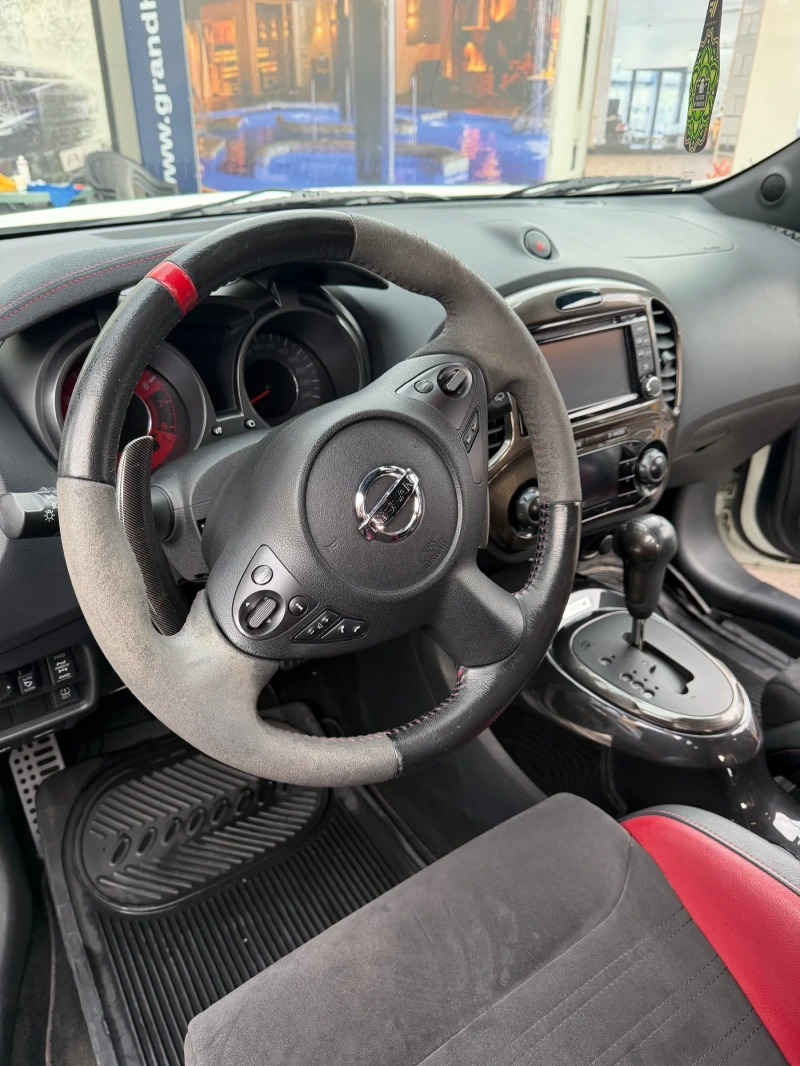 Nissan Juke, снимка 11 - Автомобили и джипове - 53362424