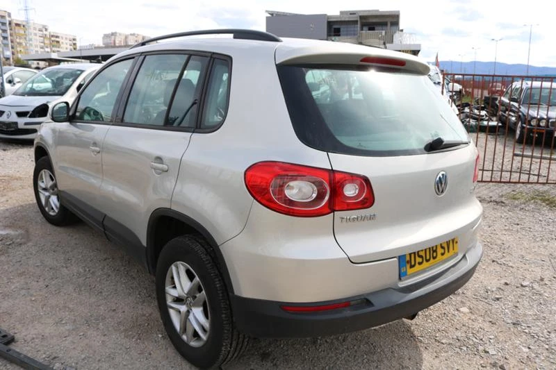 VW Tiguan 2.0 TDI 4x4, снимка 5 - Автомобили и джипове - 32651467