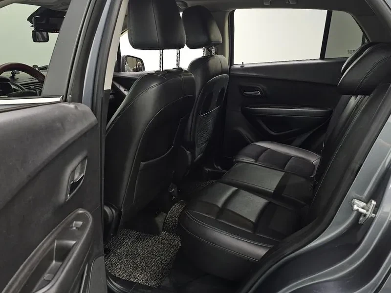 Chevrolet Trax 1.4, снимка 13 - Автомобили и джипове - 54330261