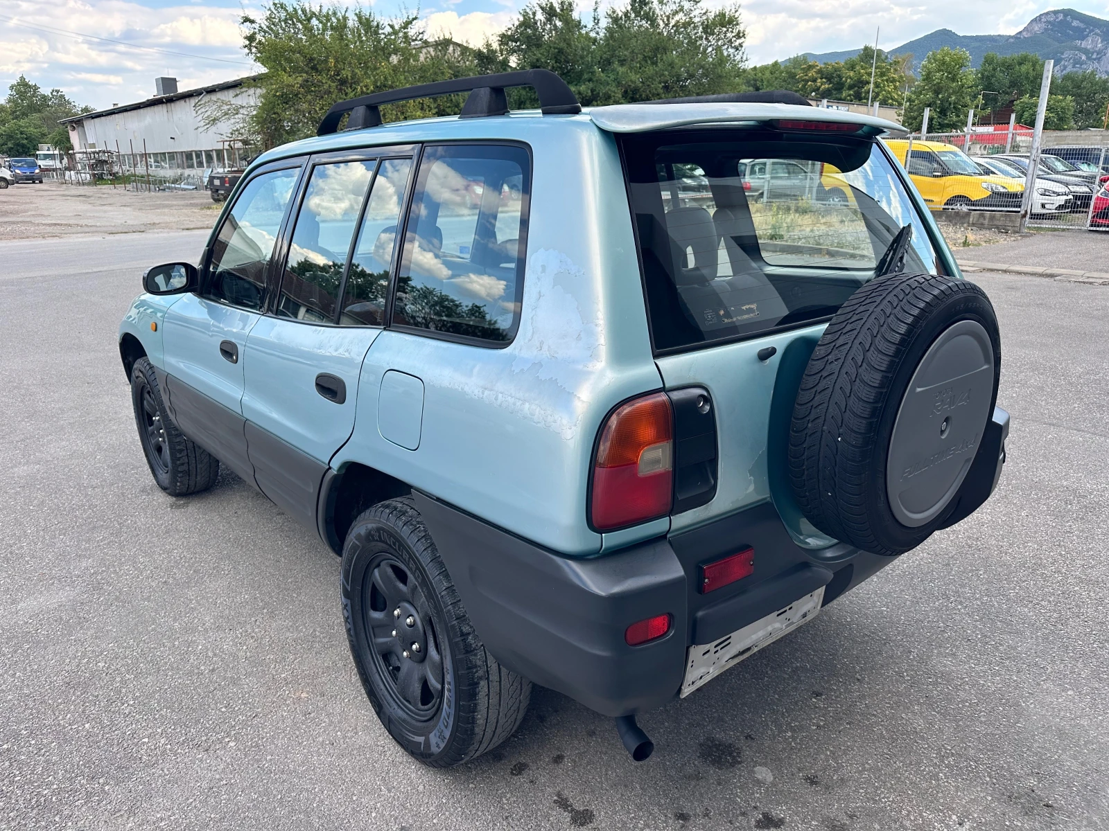 Toyota Rav4 2.0i 4x4 Климатик Италия - изображение 5