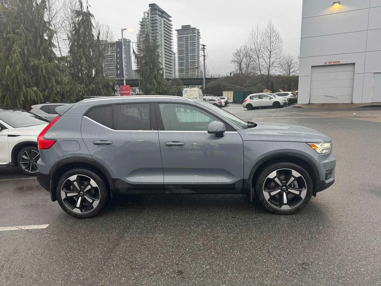 Volvo XC40 * Inscription * CARFAX * ПОДГРЕВИ * КАМЕРА , снимка 14 - Автомобили и джипове - 53818535